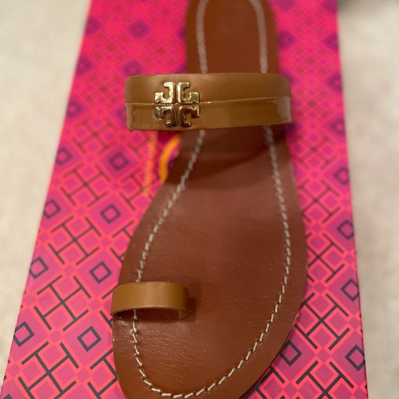 Tory Burch toe ring sandals - Picture 4 of 4
